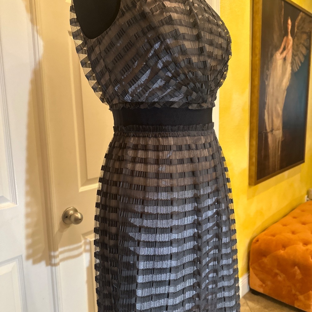 Dress - Picture 4 of 12